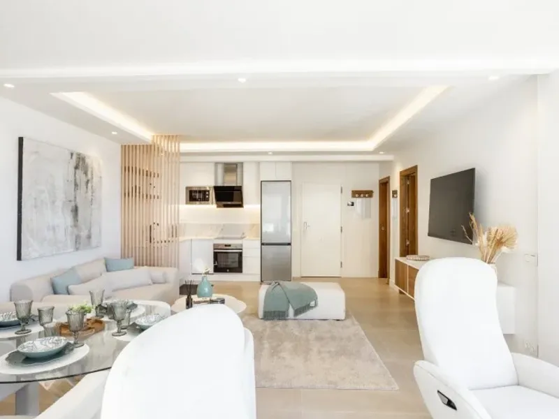 Boutique apartment with panoramic sea views located on the beachfront of Marbella 590.000 €