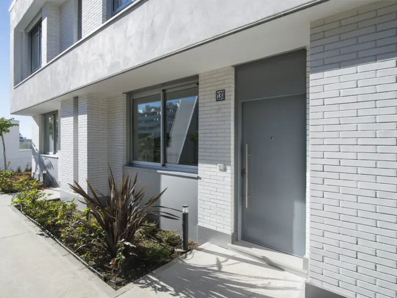 New build modern apartment for sale in Estepona East