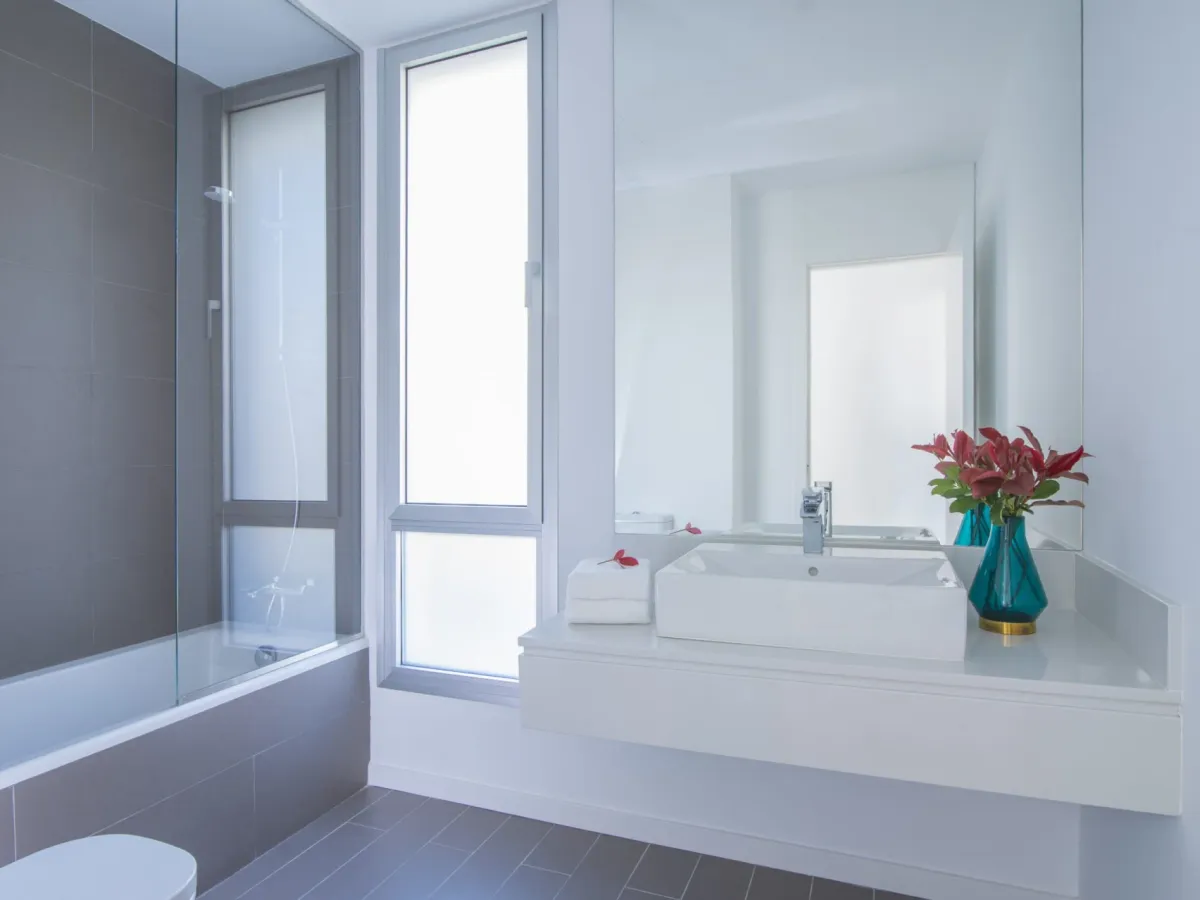 New build modern apartment for sale in Estepona East