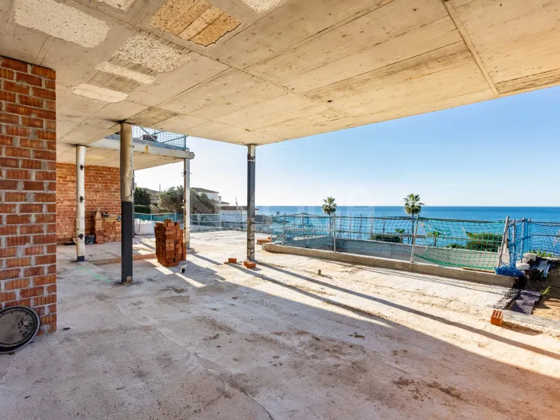 Exclusive villa with breathtaking panoramic views in El Chaparral Marbella 1.900.000 €