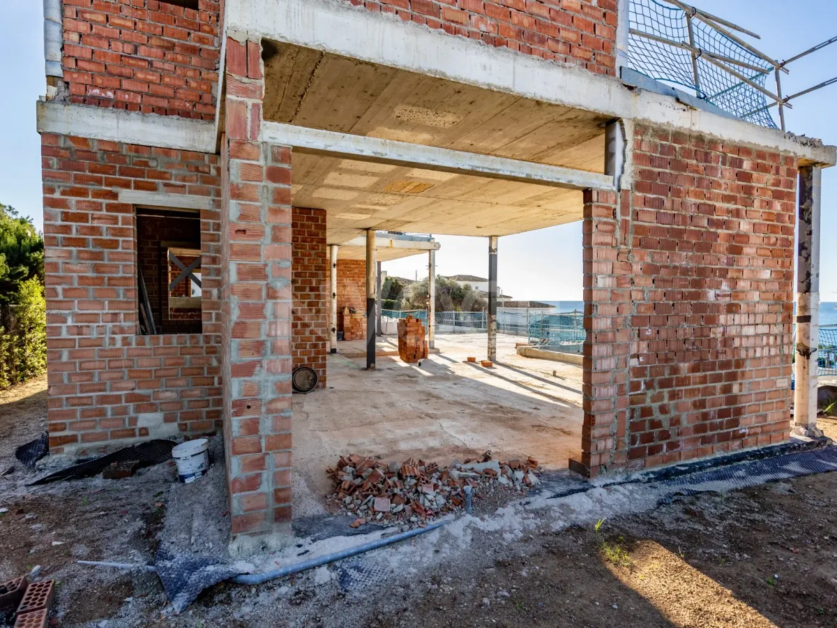 Exclusive villa with breathtaking panoramic views in El Chaparral Marbella 1.900.000 €