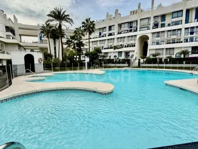 Magnificent duplex just 100 metres from the beach, in the heart of Marbella. 2.400 € month (long term)