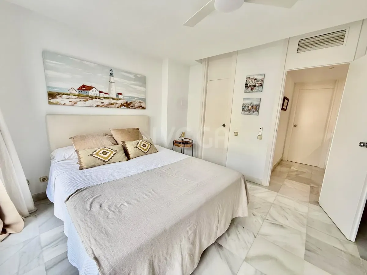 Magnificent duplex just 100 metres from the beach, in the heart of Marbella. 2.400 € month (long term)