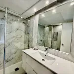 Magnificent duplex just 100 metres from the beach, in the heart of Marbella. 2.400 € month (long term) 13