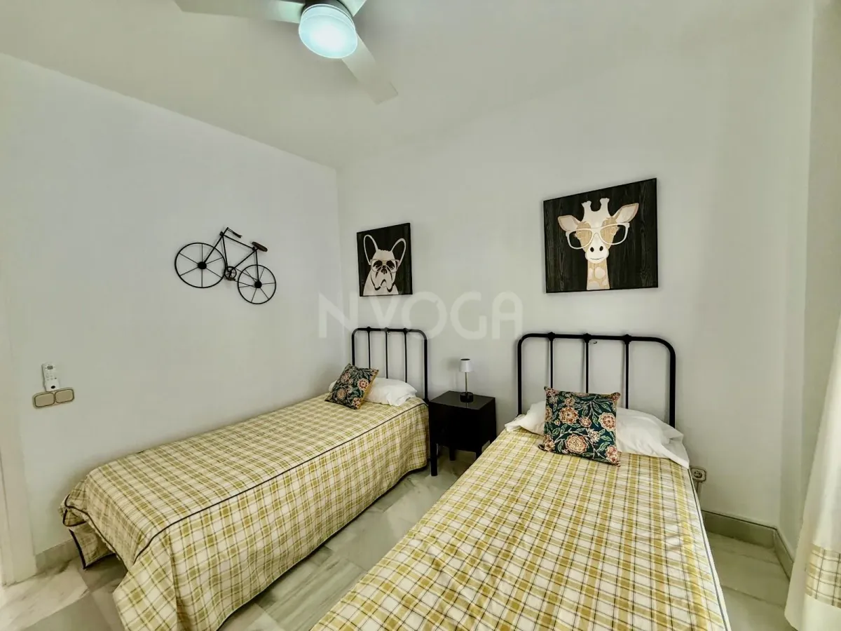 Magnificent duplex just 100 metres from the beach, in the heart of Marbella. 2.400 € month (long term)