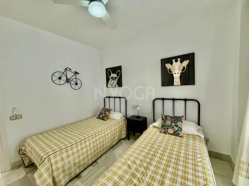 Magnificent duplex just 100 metres from the beach, in the heart of Marbella. 2.400 € month (long term)