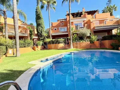 Large townhouse by the sea in Bahia de Marbella 3.500 € month (long term)