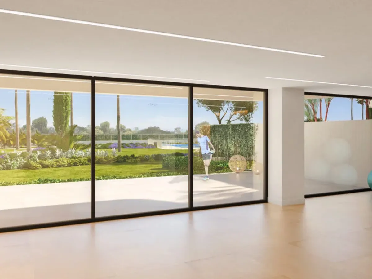 Modern coastal apartment for sale in Torremolinos