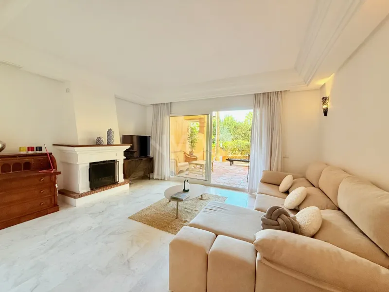 Large townhouse by the sea in Bahia de Marbella 3.500 € month (long term)