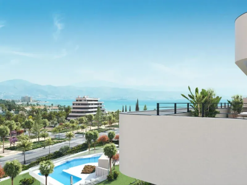 Modern coastal apartment for sale in Torremolinos