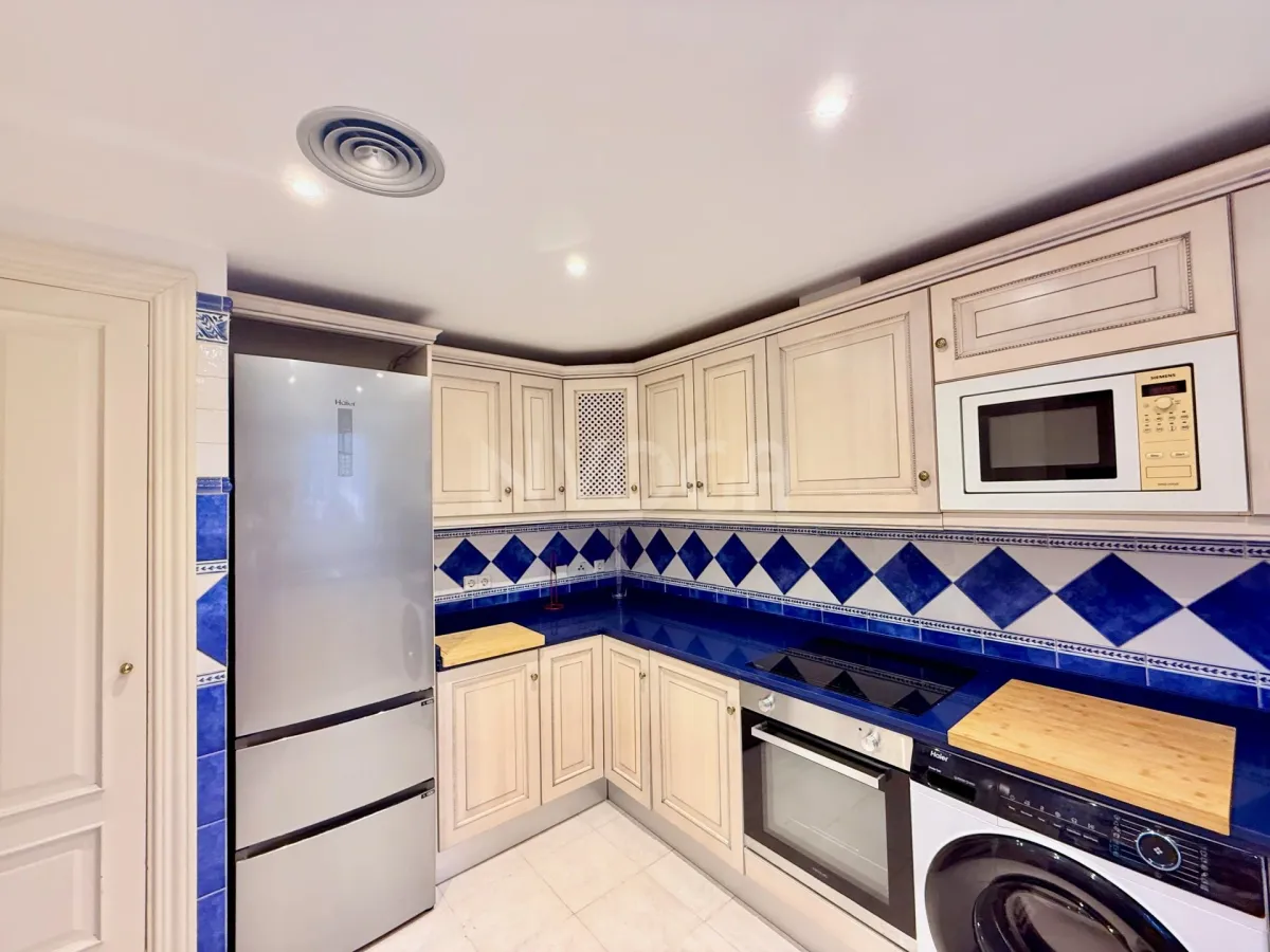 Large townhouse by the sea in Bahia de Marbella 3.500 € month (long term)