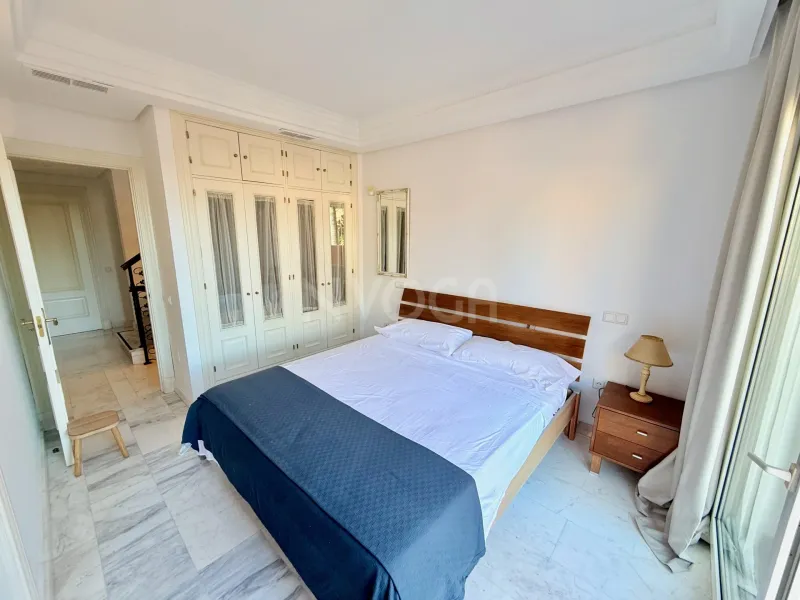 Large townhouse by the sea in Bahia de Marbella 3.500 € month (long term)