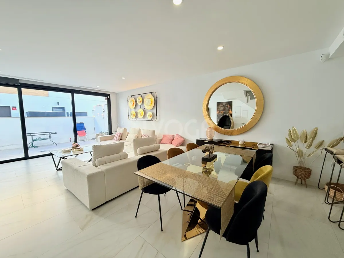 Fabulous New Build Townhouse for Rent in Nueva Andalucia, Marbella 3.600 € month (long term)