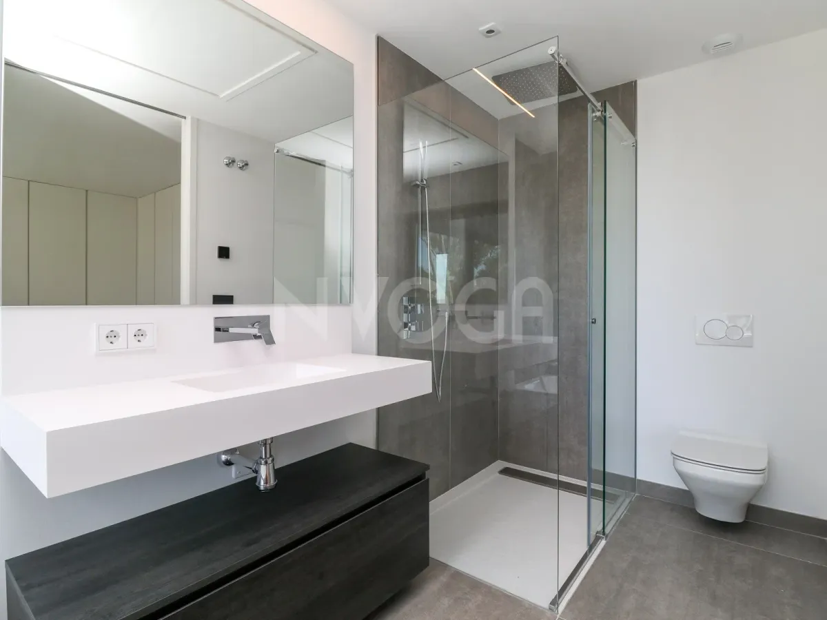 Marvellous frontline beach 3 beds home in Estepona, South orientation and fantastic sea views 2.350.000 €