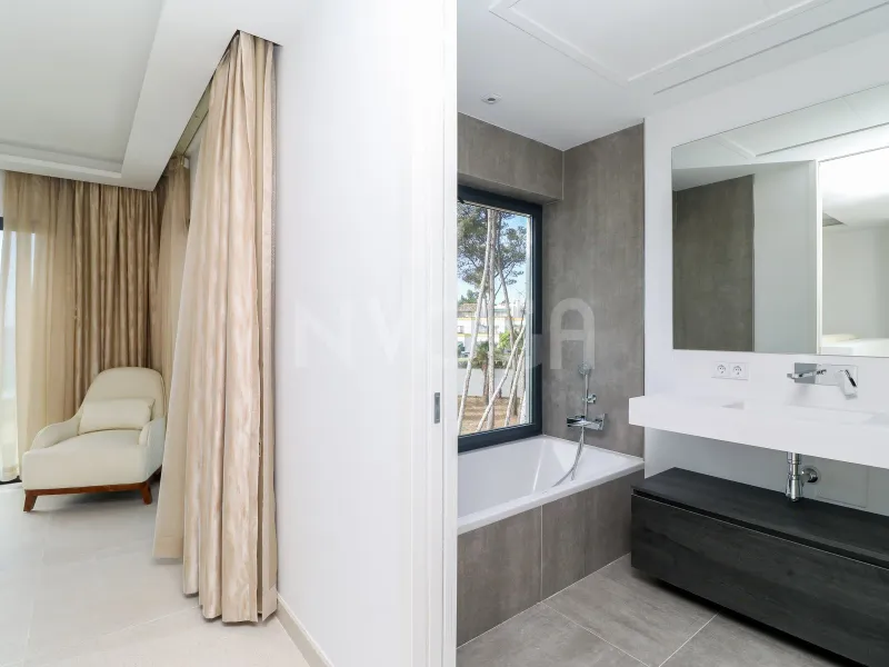 Marvellous frontline beach 3 beds home in Estepona, South orientation and fantastic sea views 2.350.000 €