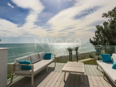 Marvellous frontline beach 3 beds home in Estepona, South orientation and fantastic sea views 2.350.000 €