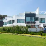 Marvellous frontline beach 3 beds home in Estepona, South orientation and fantastic sea views 2.350.000 € 10