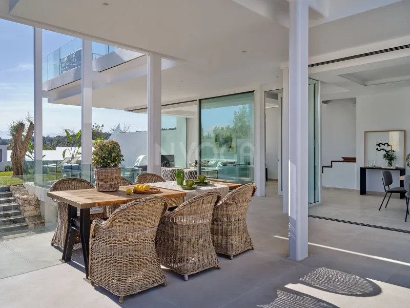 Luxury villa in Marbella, Valdeolletas area, with private pool and sea views 1.950.000 €