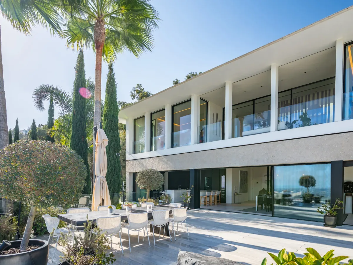Luxury Villa for Sale in Marbella East with panoramic sea views