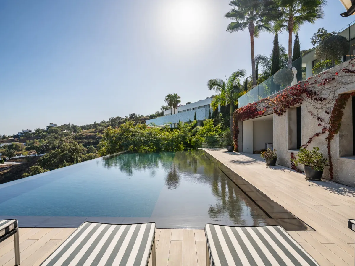 Luxury Villa for Sale in Marbella East with panoramic sea views