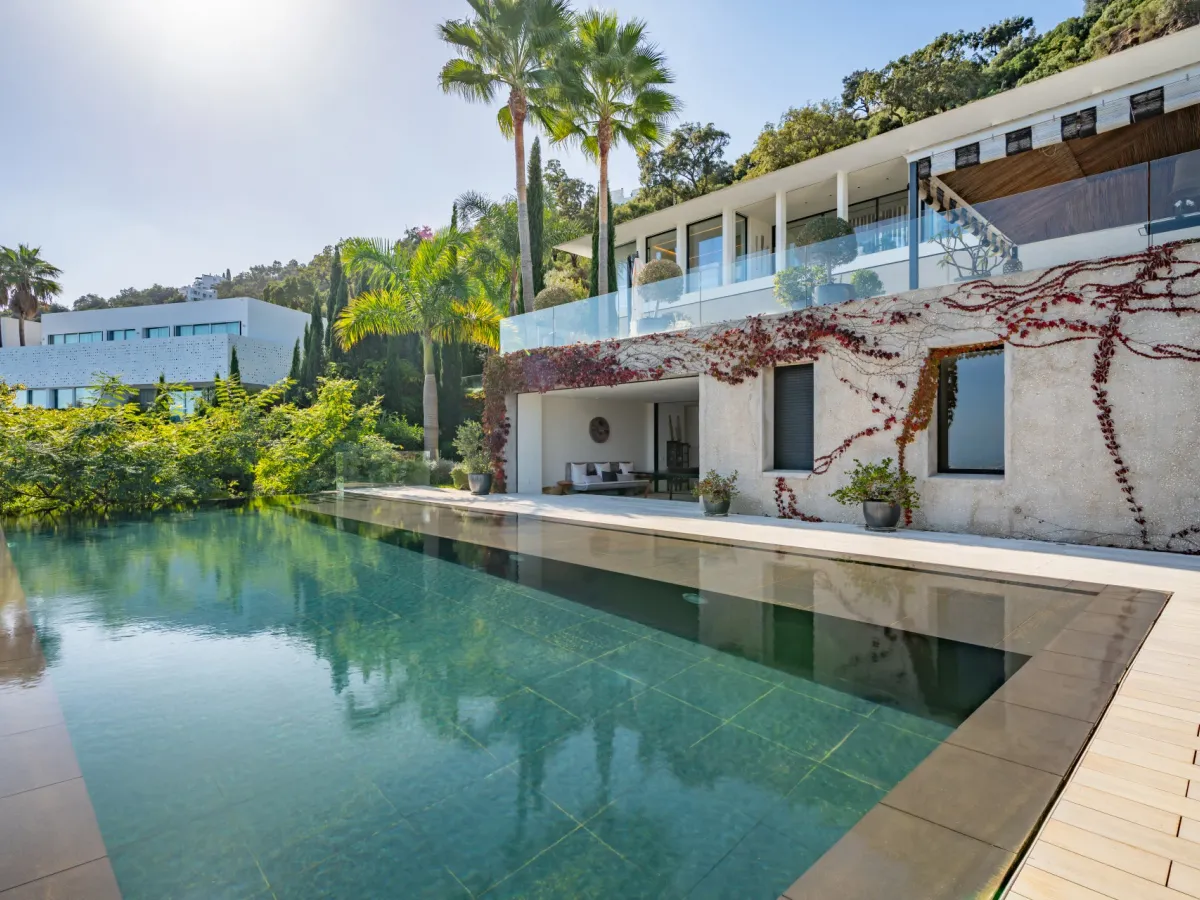 Luxury Villa for Sale in Marbella East with panoramic sea views