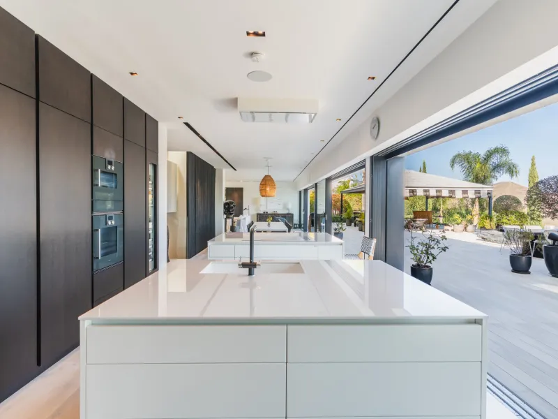 Luxury Villa for Sale in Marbella East with panoramic sea views