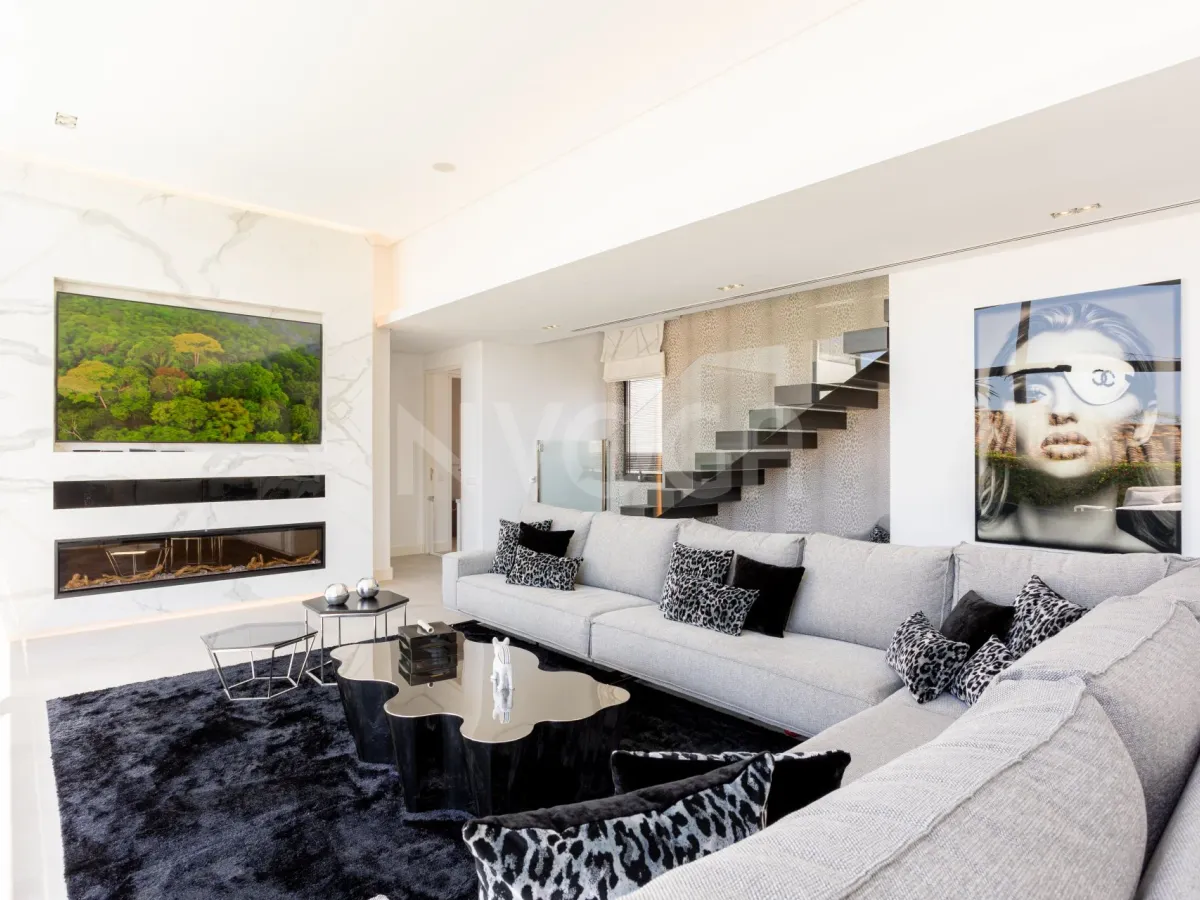 Spectacular villa with sea views located in Los Monteros, one of the most exclusive areas of Marbella. 4.950.000 €