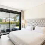 Spectacular villa with sea views located in Los Monteros, one of the most exclusive areas of Marbella. 4.950.000 € 7