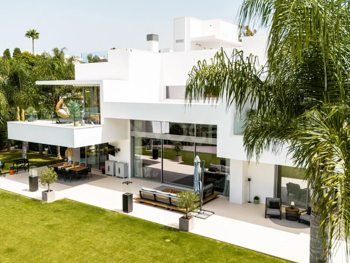 Luxury Six-Bedroom Villa in Guadalmina Baja, Marbella 6.400.000 €
