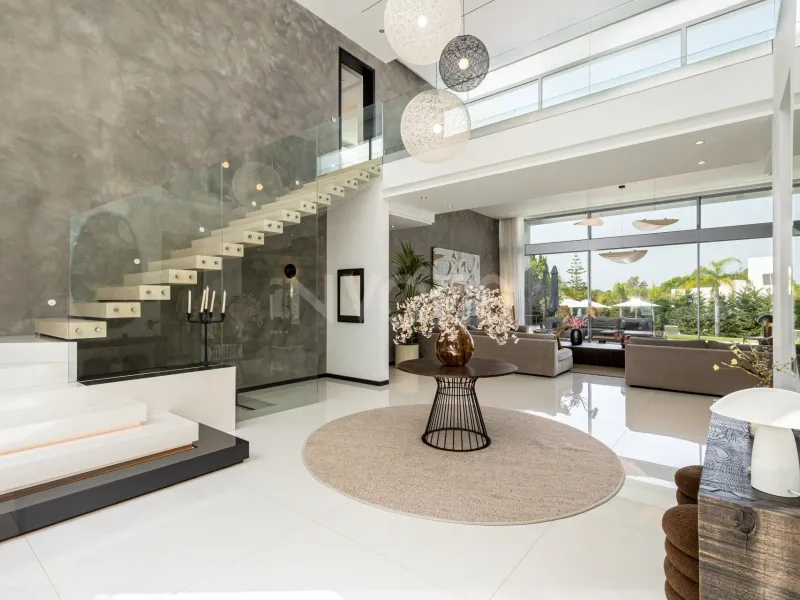 Luxury Six-Bedroom Villa in Guadalmina Baja, Marbella 6.400.000 €