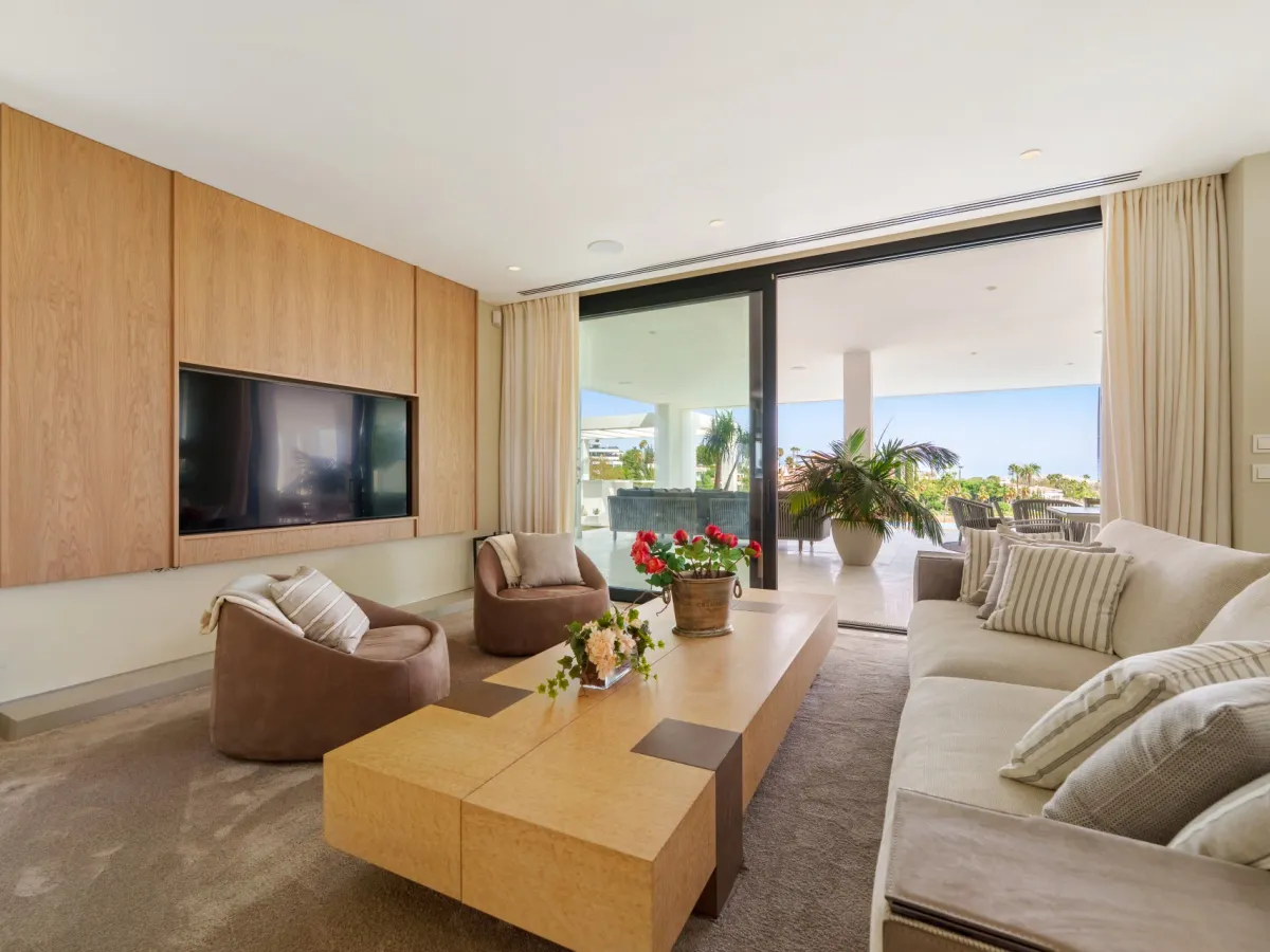 Frontline golf luxury villa for sale in Nueva Andalucia, Marbella with private gym