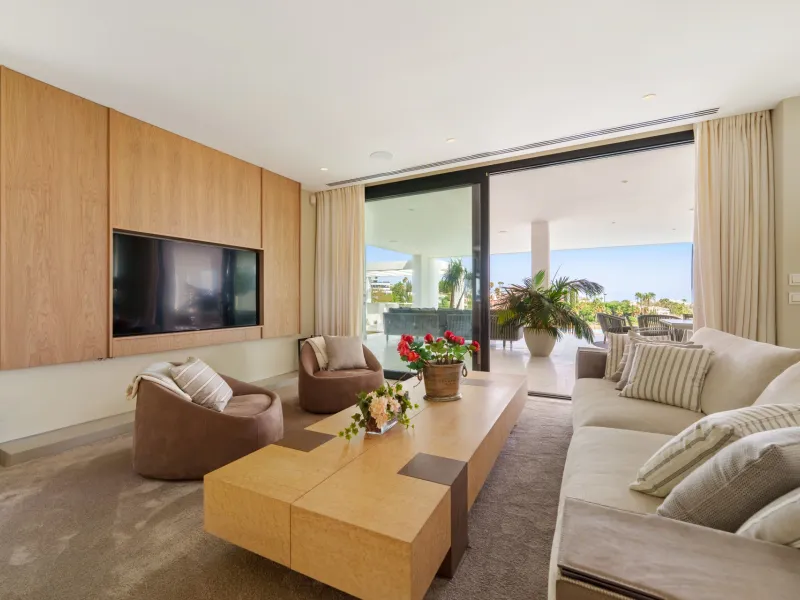 Frontline golf luxury villa for sale in Nueva Andalucia, Marbella with private gym