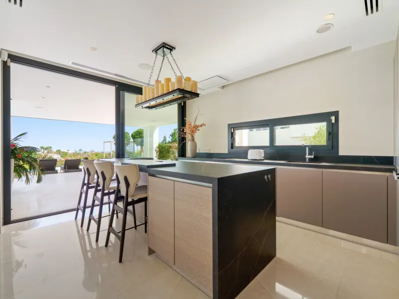 Frontline golf luxury villa for sale in Nueva Andalucia, Marbella with private gym