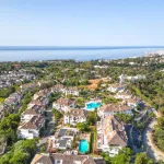 Wonderful three bedroom, south east facing duplex penthouse in the exclusive and gated community of Monte Paraiso on the Golden Mile 3