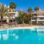 Wonderful three bedroom, south east facing duplex penthouse in the exclusive and gated community of Monte Paraiso on the Golden Mile 4