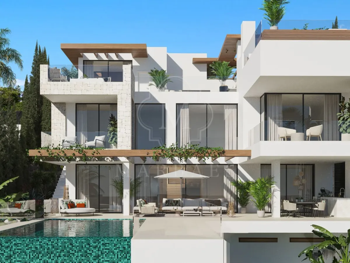 Luxury villa with sea views and close to golf courses in the New Golden Mile-Estepona