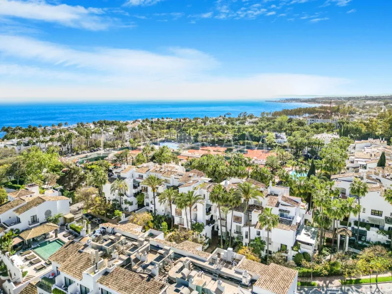 Exquisite modern apartment in the Andalusian Gardens, Marina Puente Romano – A rare gem on Marbella’s Golden Mile
