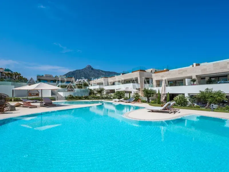 Impressive duplex penthouse with incredible views and exquisite decoration in Monte Paraíso