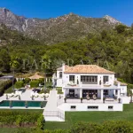 Villa Vivaldi - an elegant and luxurious property with breathtaking views in Sierra Blanca 3