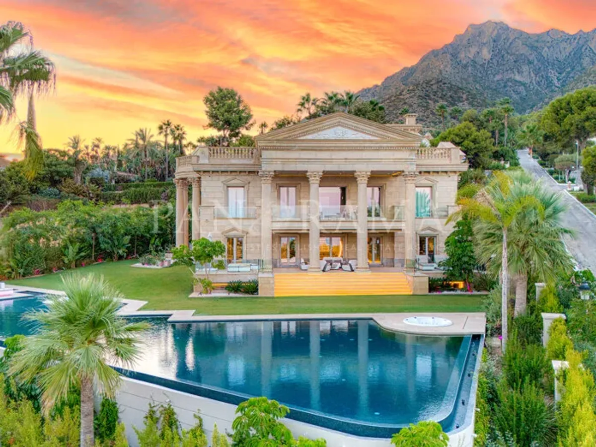 Villa Vivaldi - an elegant and luxurious property with breathtaking views in Sierra Blanca