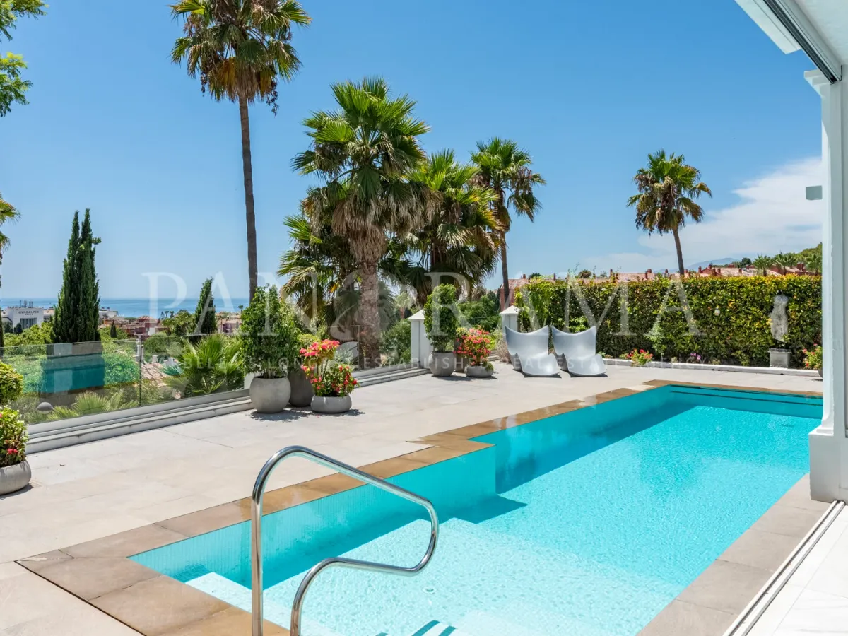 Villa Barbatona, a property with panoramic sea views in El Capricho on the Golden Mile