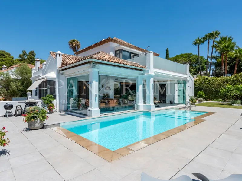 Villa Barbatona, a property with panoramic sea views in El Capricho on the Golden Mile