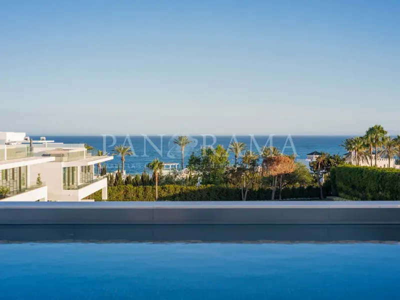 Villa Barbatona, a property with panoramic sea views in El Capricho on the Golden Mile