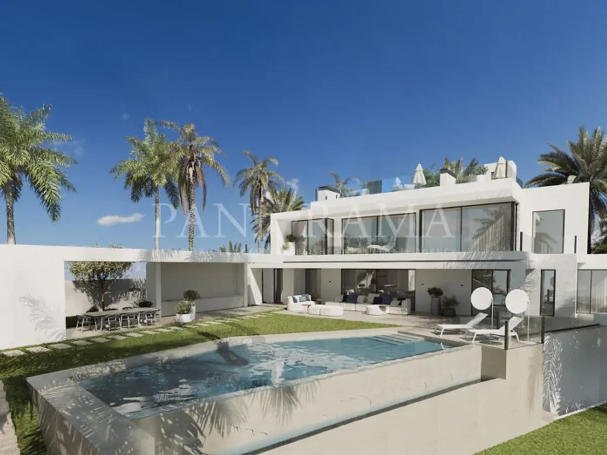 Villa Barbatona, a property with panoramic sea views in El Capricho on the Golden Mile