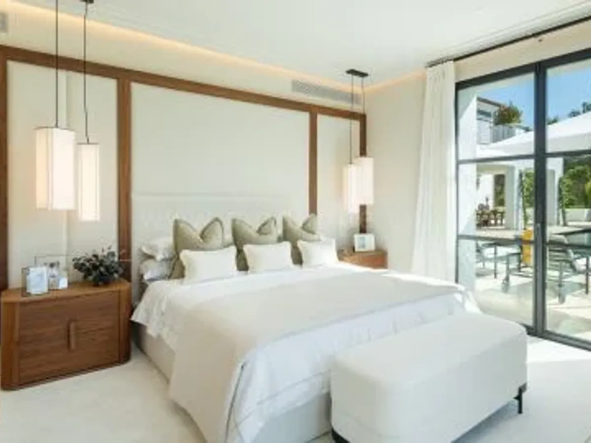 Modern Luxury Villa with Mediterranean Views in Cascada de Camoján