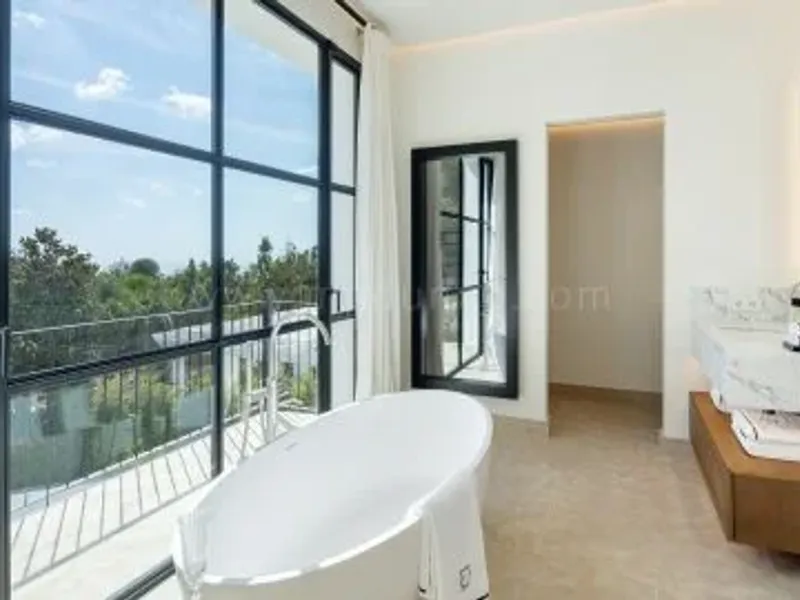 Modern Luxury Villa with Mediterranean Views in Cascada de Camoján