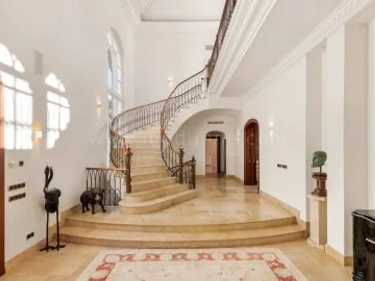 Luxury Villa in La Zagaleta with Sea-Views