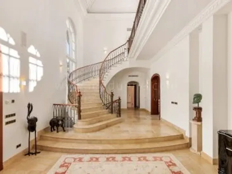 Luxury Villa in La Zagaleta with Sea-Views