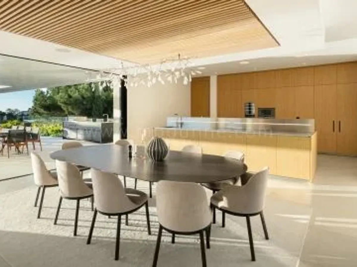 Modern Luxury Villa with Panoramic Views in El Madroñal