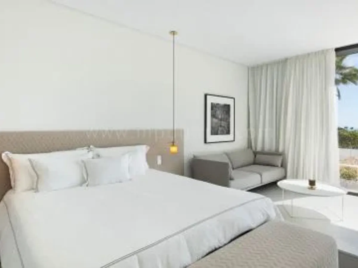 Modern Luxury Villa with Panoramic Views in El Madroñal